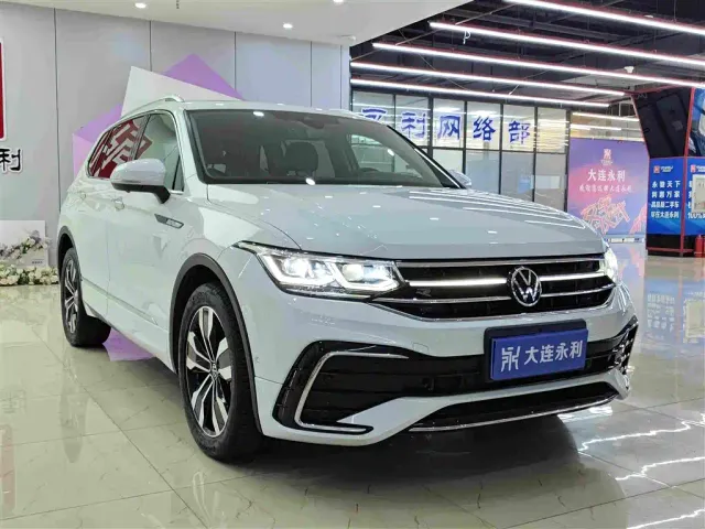 Volkswagen Tiguan L — Фото автомобиля 3