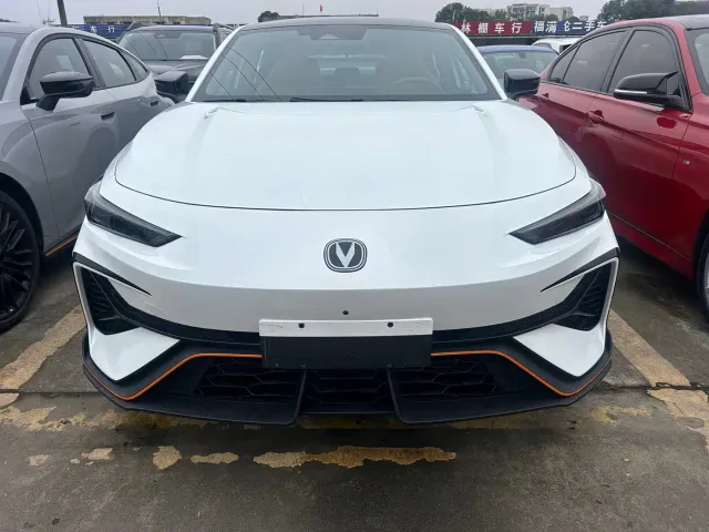 Changan UNI-V — Фото автомобиля 2