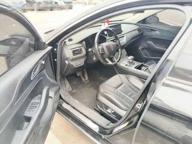Hongqi Hongqi H5 2022 Classic Facelift 1.8T Automatic Smart Connect Flag Rhythm Edition — Фото автомобиля 8