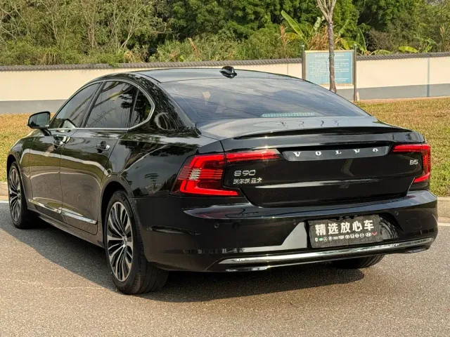 Volvo S90 — Фото автомобиля 6