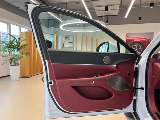 Voyah Auto VOYAH Zhuiguang L 2025 Mid-configuration Model — Фото автомобиля 7