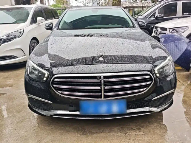 Mercedes-Benz E-Class — Фото автомобиля 2