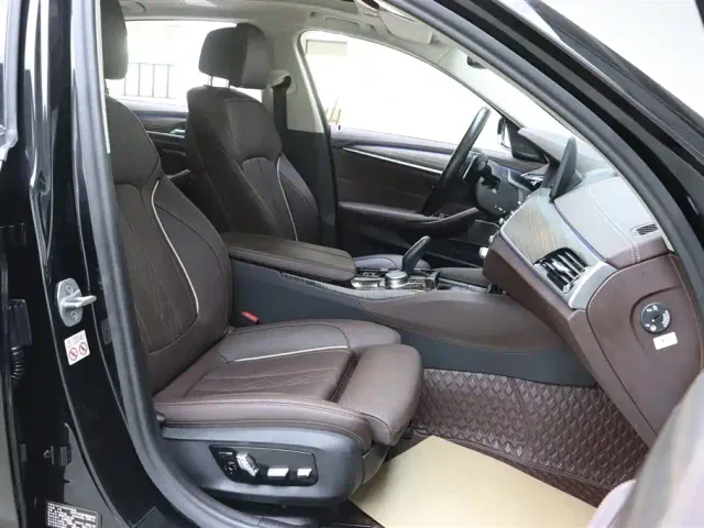BMW 5 Series — Фото автомобиля 19