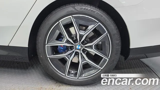 BMW 5-Series — Фото автомобиля 5