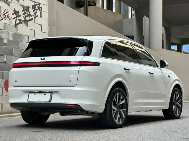 Li Auto L7 — Фото автомобиля 5