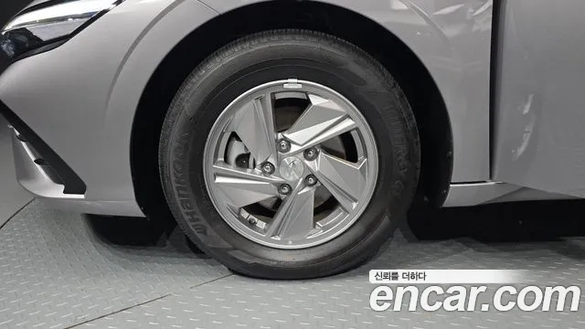 Hyundai Avante CN7 — Фото автомобиля 5