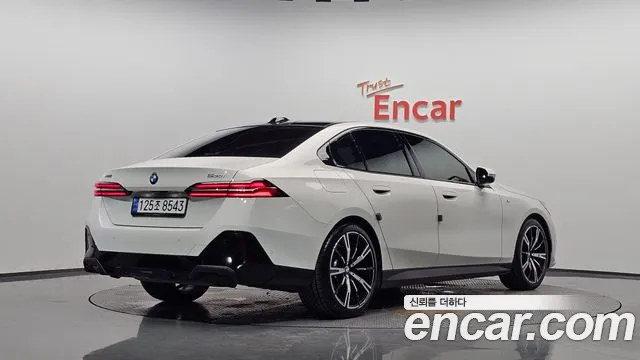 Фотография автомобиля — BMW 5 Series G60