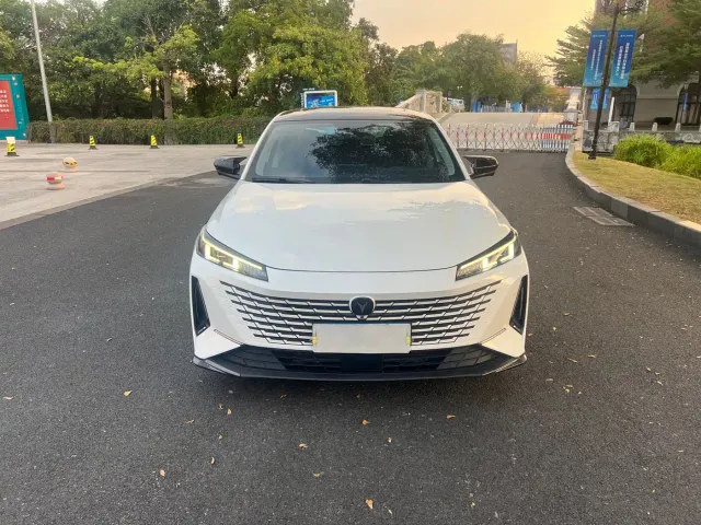 Changan Lamore — Фото автомобиля 2