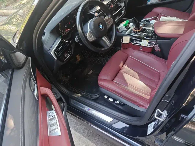 BMW 5 Series — Фото автомобиля 12