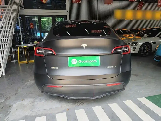 Tesla Model Y — Фото автомобиля 5