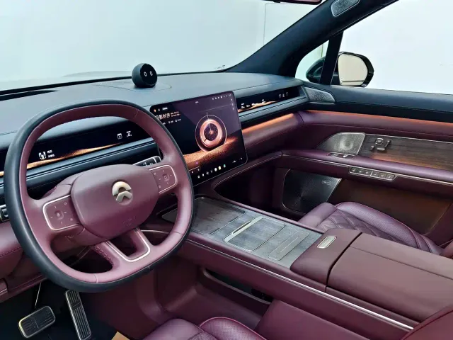 Nio ES8 — Фото автомобиля 14