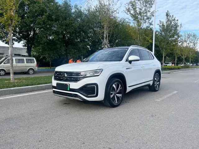Фотография автомобиля — Volkswagen Tayron GTE Plug-in Hybrid