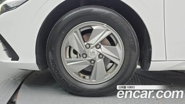 Hyundai Avante — Фото автомобиля 5