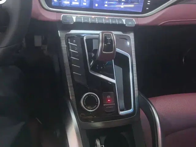 Geely Boyue — Фото автомобиля 16
