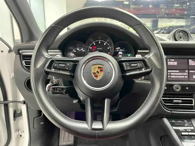 Porsche Macan — Фото автомобиля 21