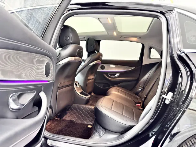 Mercedes-Benz E-Class — Фото автомобиля 5