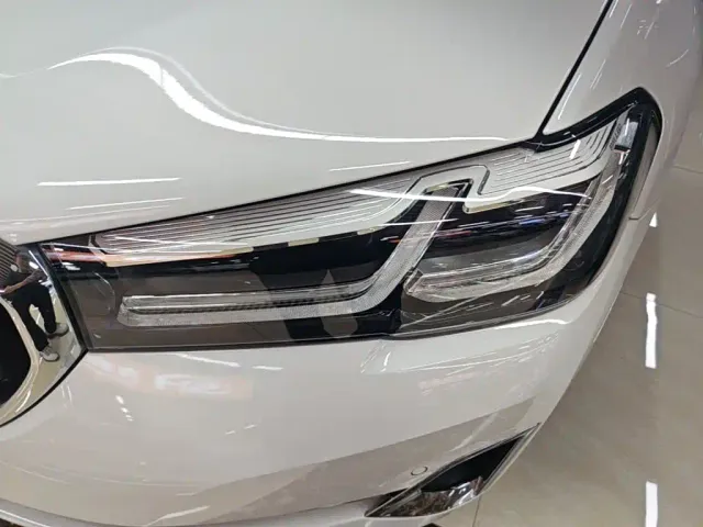 BMW 5 Series — Фото автомобиля 23