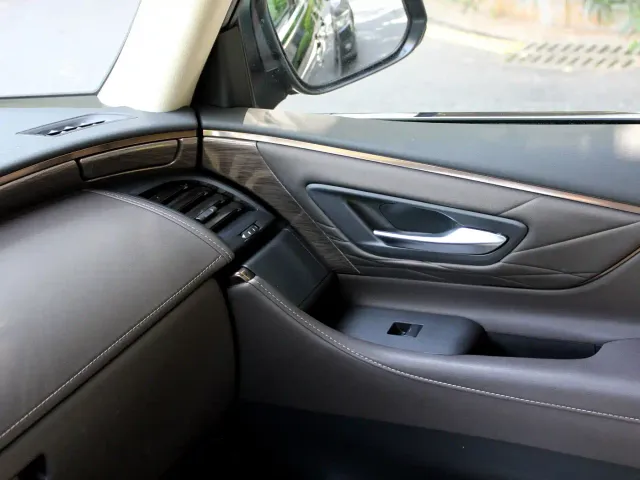 Toyota Alphard — Фото автомобиля 16