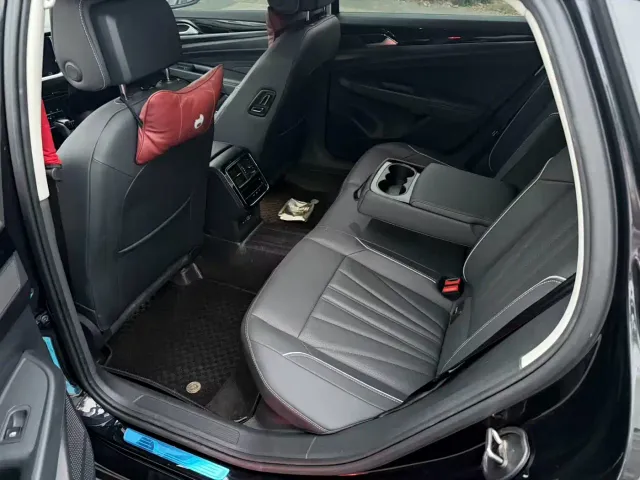 Volkswagen Passat — Фото автомобиля 4