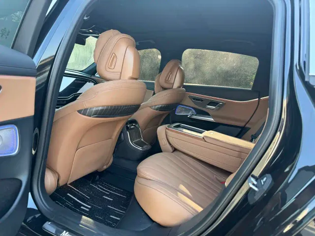 Mercedes-Benz E-Class — Фото автомобиля 10