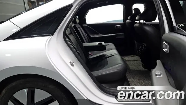 Hyundai Ioniq 6 — Фото автомобиля 17