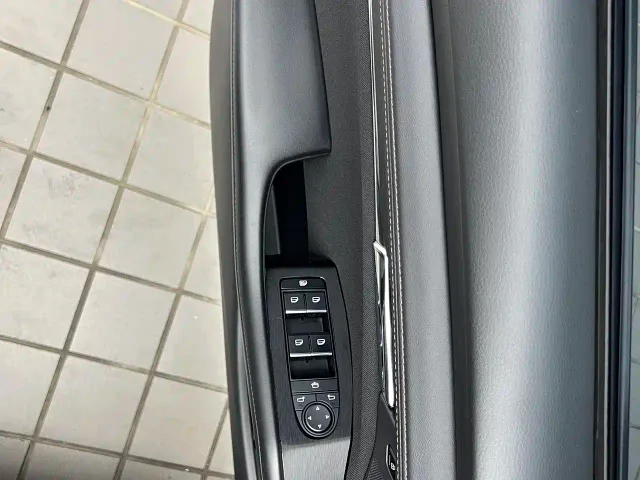 Mazda Axela — Фото автомобиля 16