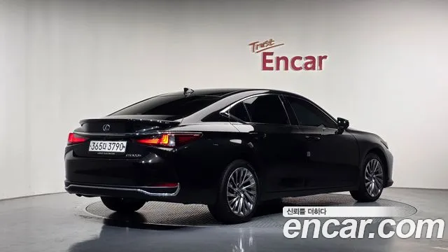 Lexus ES 7th Gen — Фото автомобиля 2