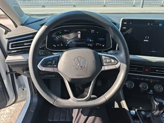 Volkswagen Sagitar — Фото автомобиля 10