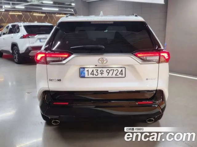 Toyota RAV4 — Фото автомобиля 4