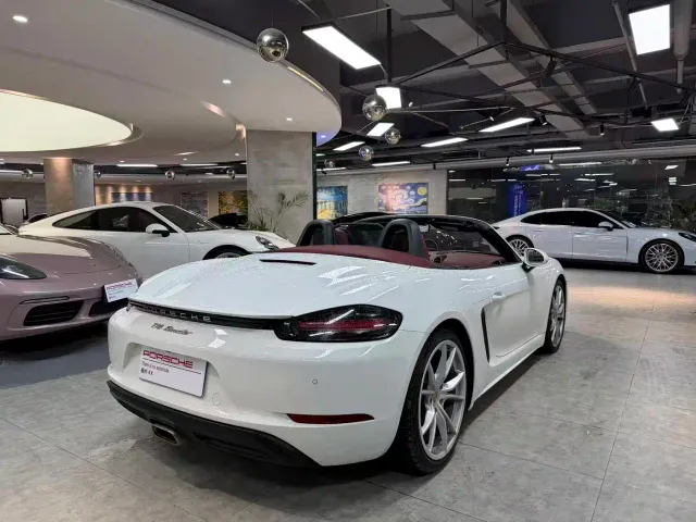 Porsche 718 — Фото автомобиля 8
