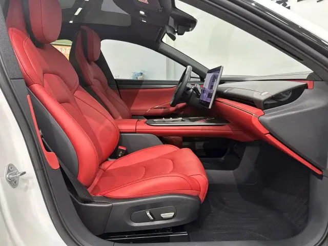 Xiaomi SU7 — Фото автомобиля 16