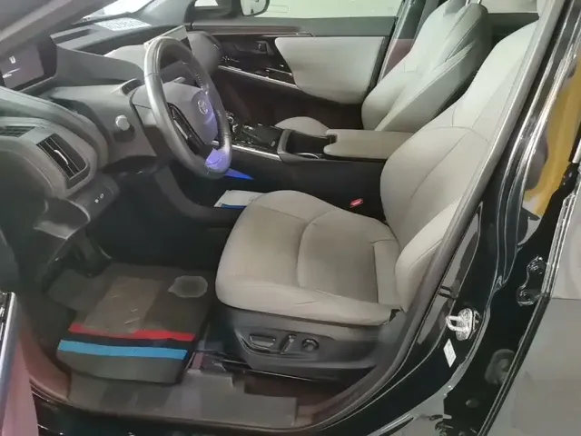 Toyota FAW Toyota bZ4X 2022 AWD High Performance Premium Edition — Фото автомобиля 14