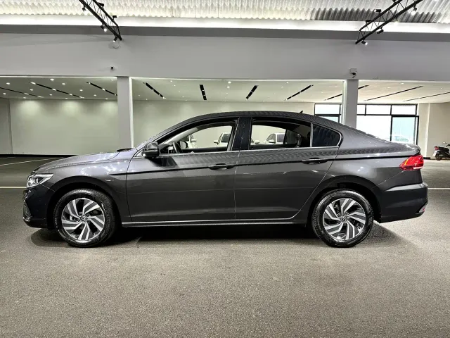 Volkswagen Bora — Фото автомобиля 2
