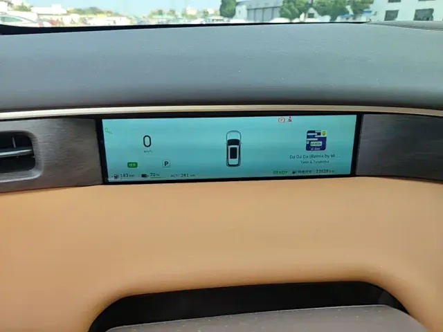 Dongfeng Aeolus Dongfeng Aeolus L8 2025 Plug-in Hybrid — Фото автомобиля 11