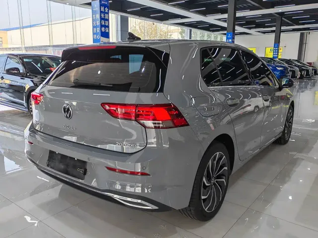 Volkswagen Golf — Фото автомобиля 6