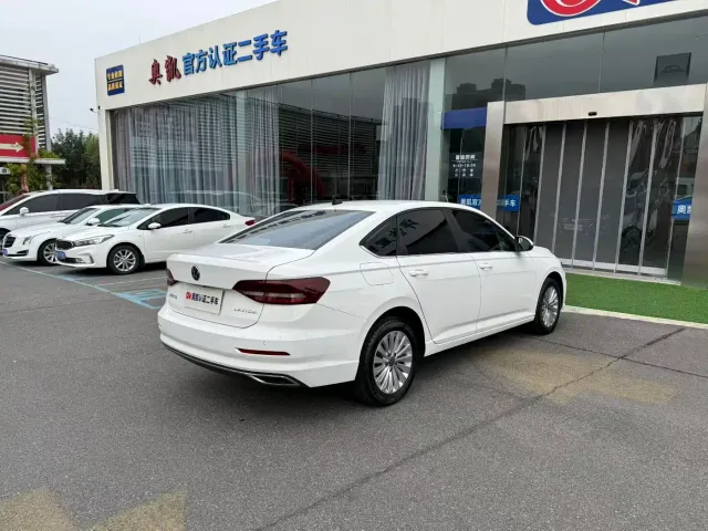 Volkswagen Lavida — Фото автомобиля 7