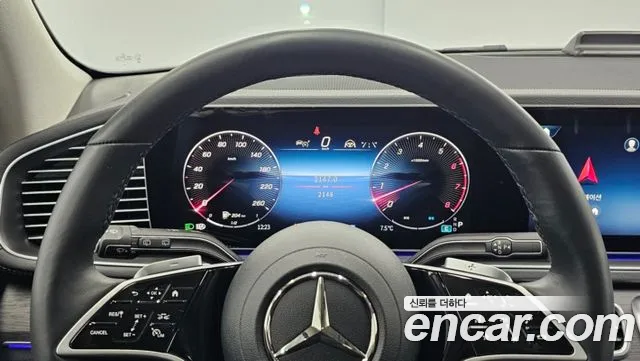 Mercedes-Benz GLE-Class — Фото автомобиля 8