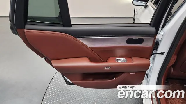 Genesis G90 — Фото автомобиля 16