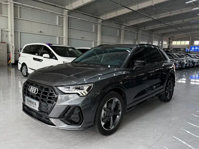 Фотография автомобиля — Audi Q3
