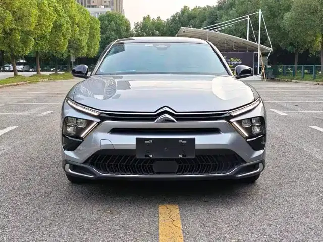 Фотография автомобиля — Citroen C5 X