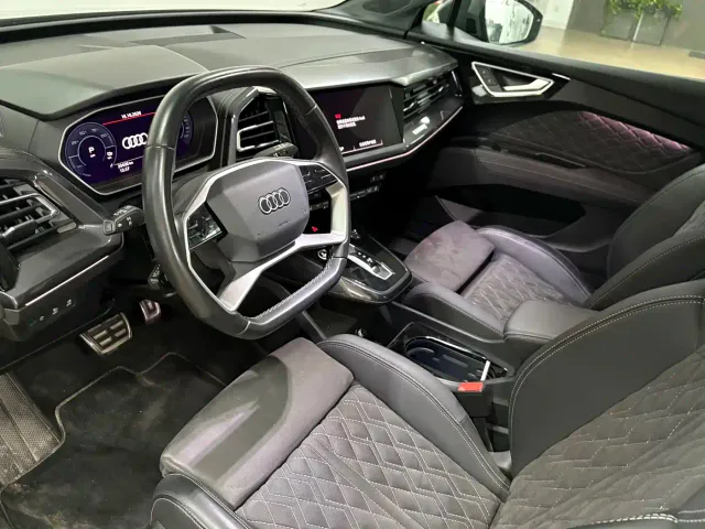 Audi Q4 e-tron — Фото автомобиля 10