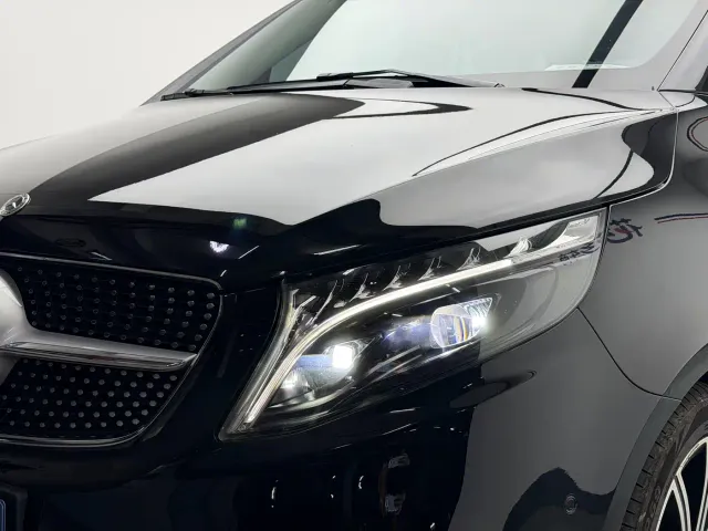 Mercedes-Benz V-Class — Фото автомобиля 25