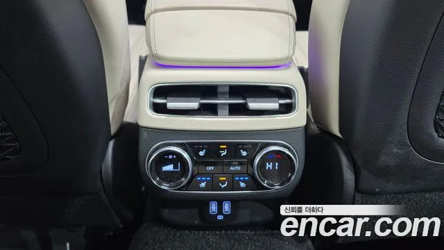Genesis GV70 2.5T Бензин AWD — Фото автомобиля 19