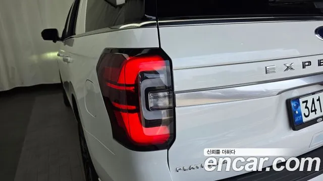Ford Expedition — Фото автомобиля 23