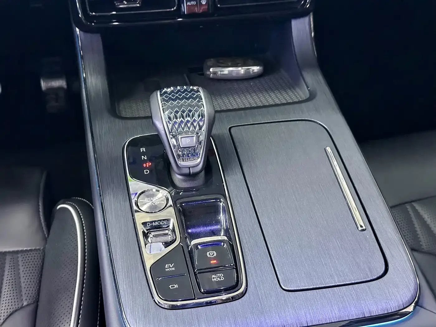 GAC Trumpchi Trumpchi GS8 2022 Dual Engine Series 2.0TM 2WD Premium Edition (7-Seater) — Фото автомобиля 29