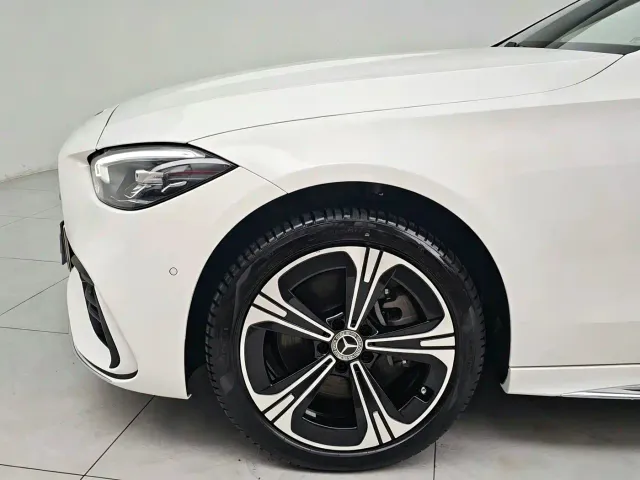 Mercedes-Benz C-Class — Фото автомобиля 2