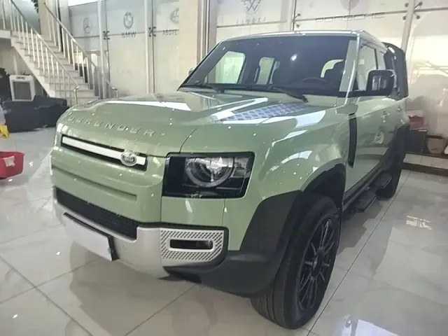 Фотография автомобиля — Land Rover Defender