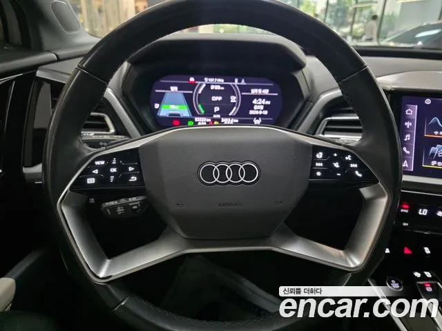 Audi Q4 e-tron F4 — Фото автомобиля 13