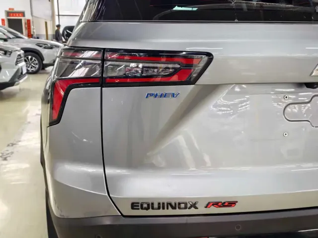 Chevrolet Equinox Plus — Фото автомобиля 13