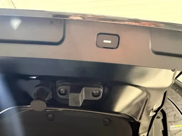 Leapmotor D Series — Фото автомобиля 16
